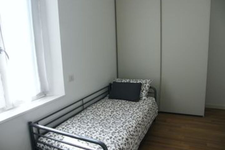 Room 6 of 25