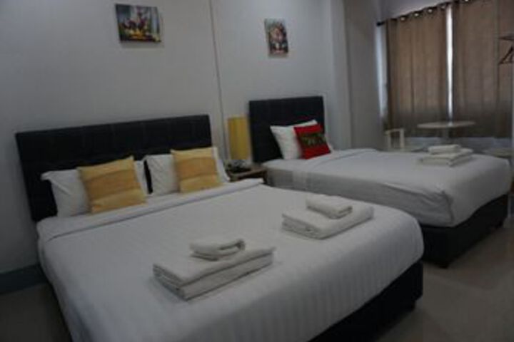 Room 11 of 27