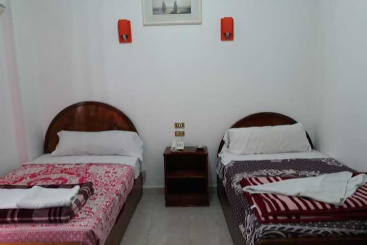 Room 26 of 85