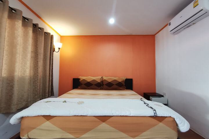 Room 9 of 33