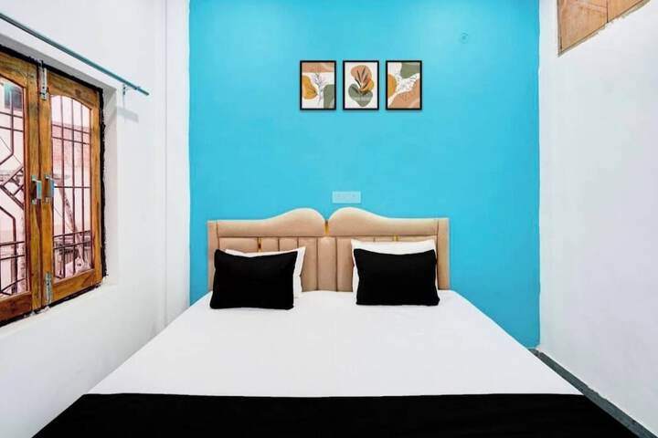 Room 8 of 13
