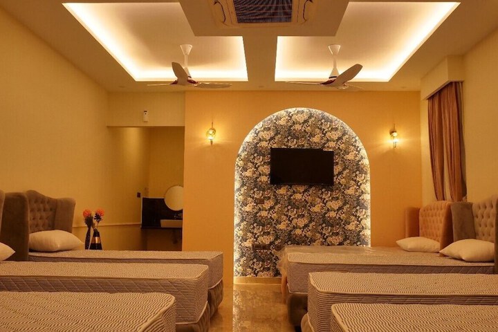 Room 13 of 81