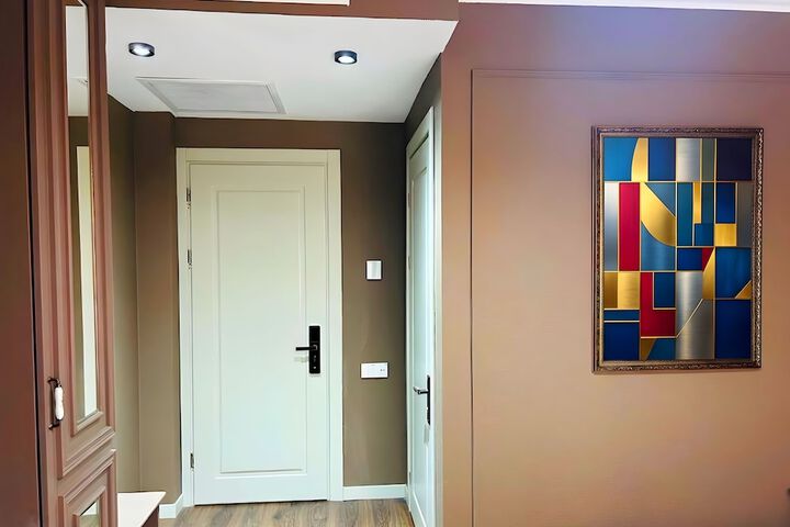 Room 13 of 25