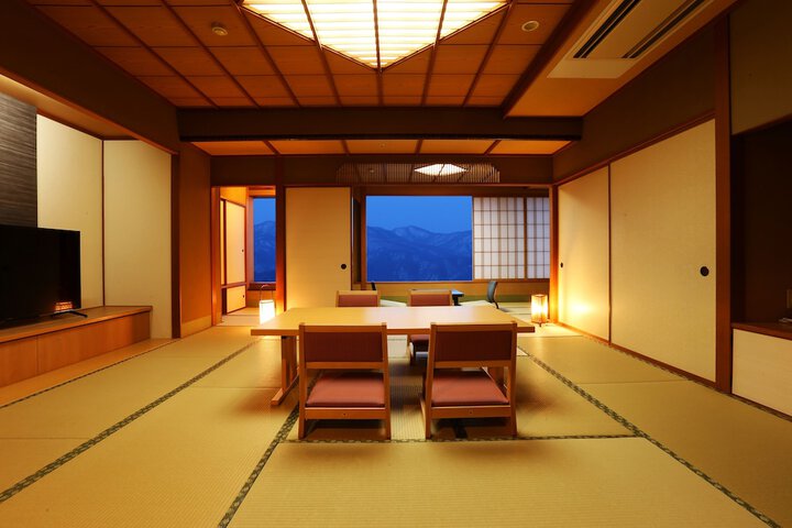Room 13 of 133