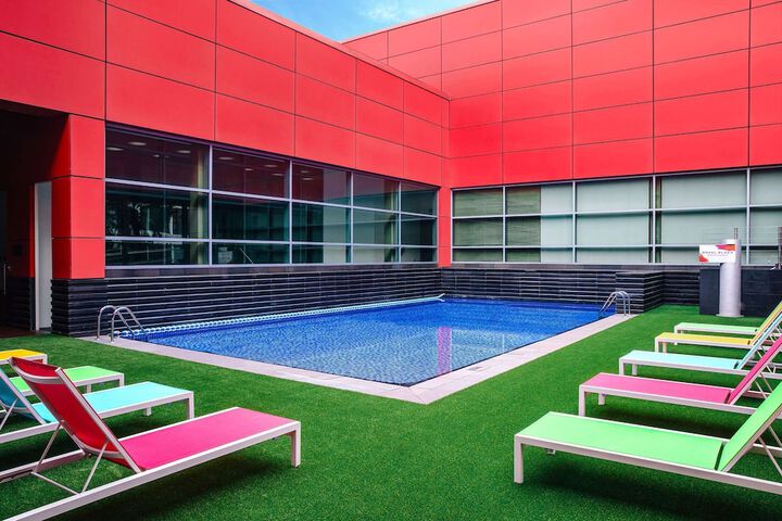 Hotel Pool