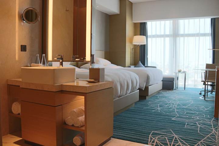 Room 10 of 90