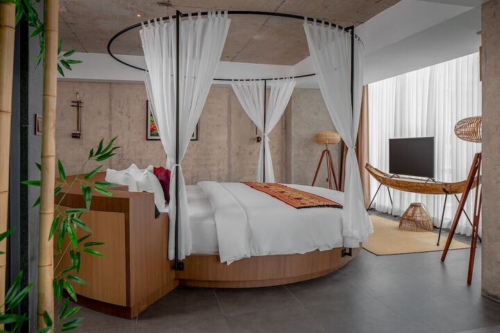 Room 15 of 51