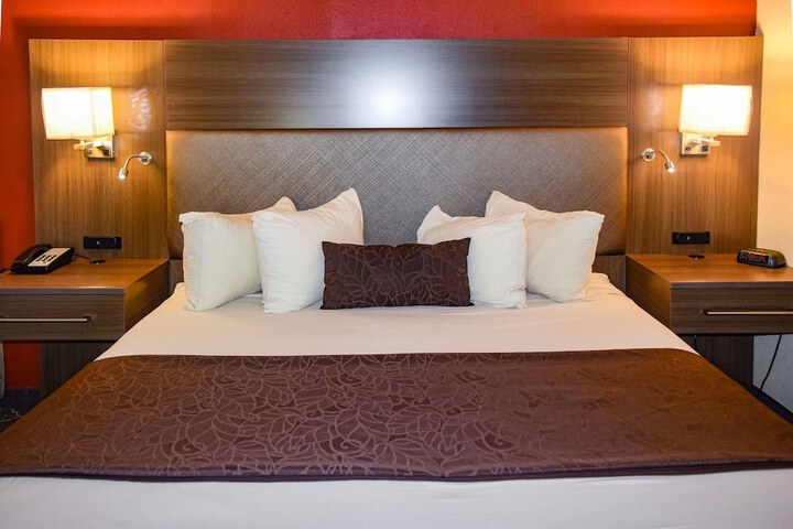 Room 8 of 23