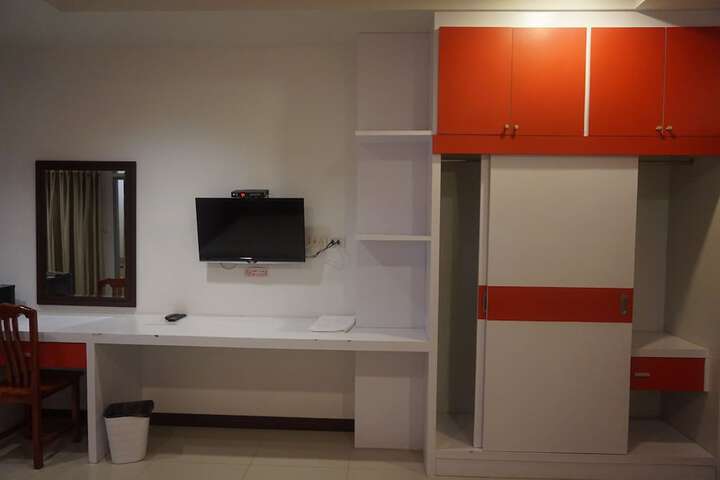 Room 19 of 29