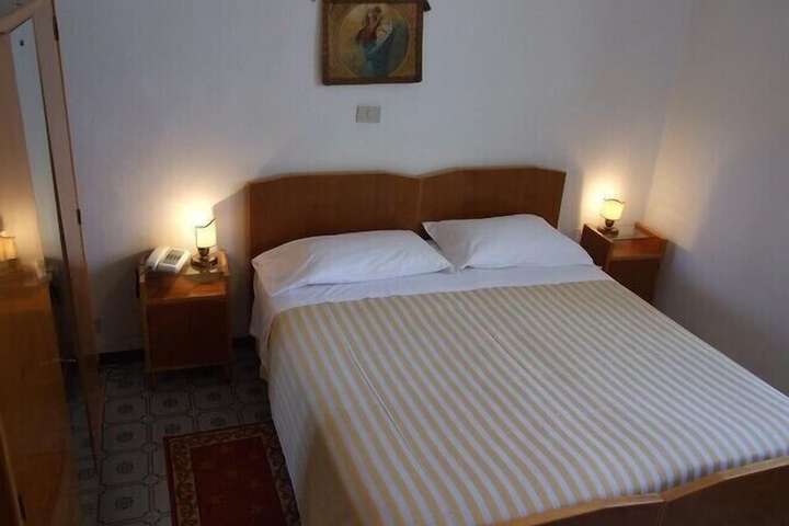 Room 16 of 55