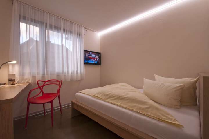 Room 31 of 49