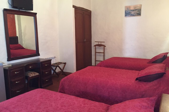 Room 28 of 82