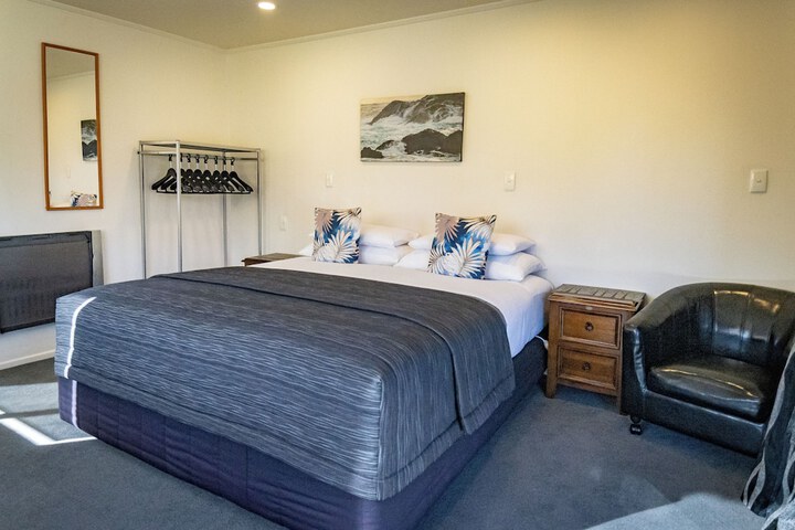 Room 18 of 114
