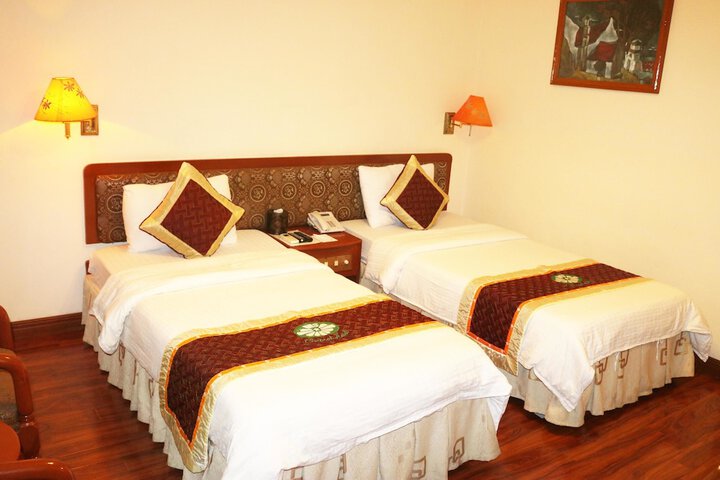 Room 5 of 38
