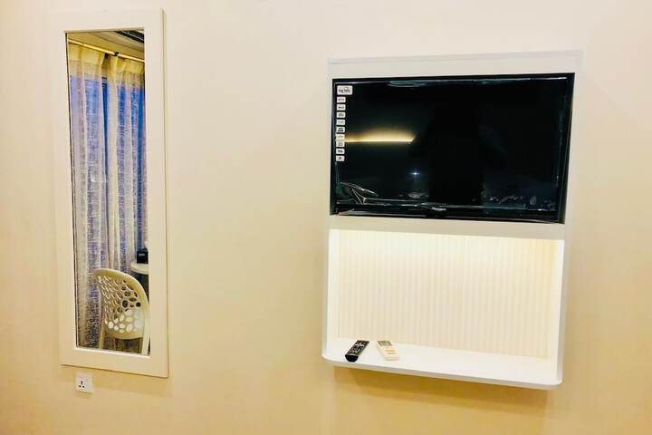 Room 17 of 34