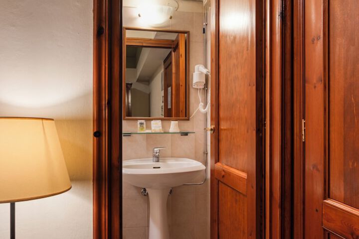 Room 49 of 112