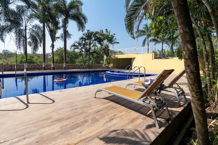 Hotel Pool
