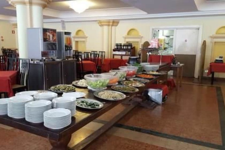 Breakfast/Coffee Service 28 of 44
