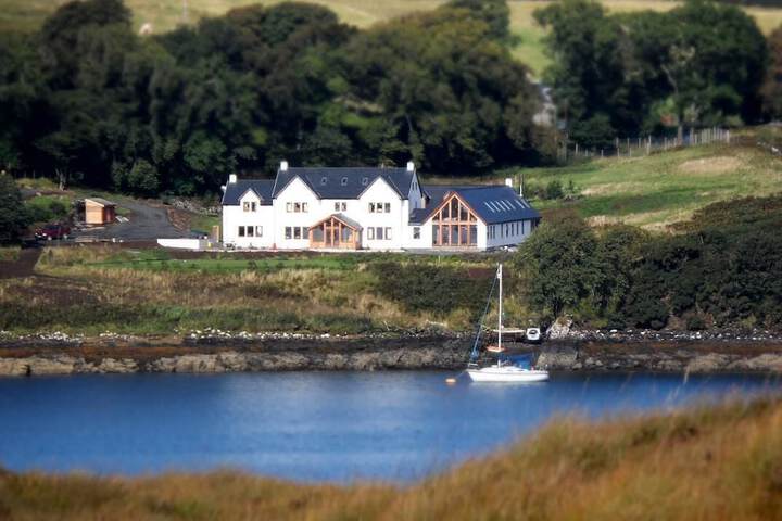 Redwood House Hotel