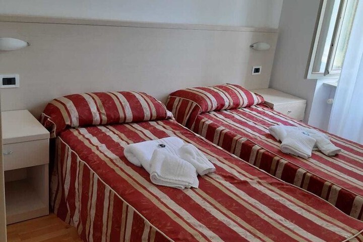 Room 14 of 92