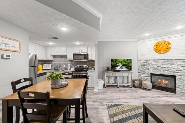 Image of Smoky Mountain Bearadise by Colonial Properties