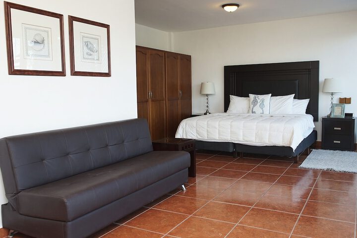 Room 6 of 22