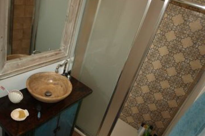 Room 2 of 44
