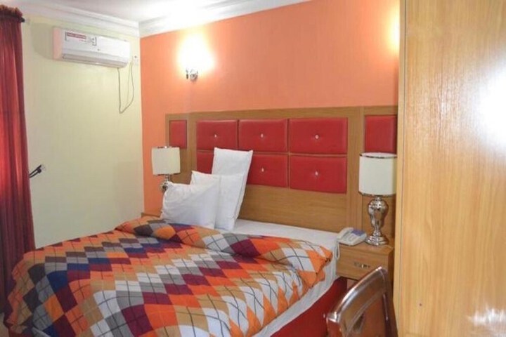 Room 3 of 12