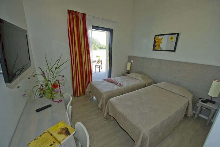 Room 4 of 20