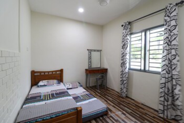 Room 9 of 23