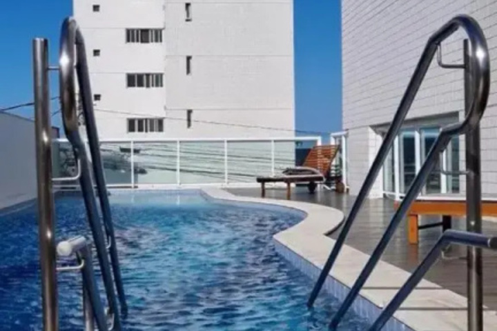 Pool 11 of 15