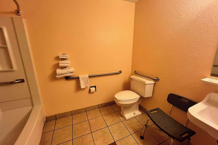 Room 26 of 34