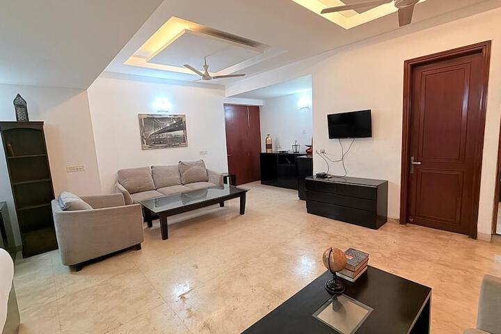 Room 5 of 6