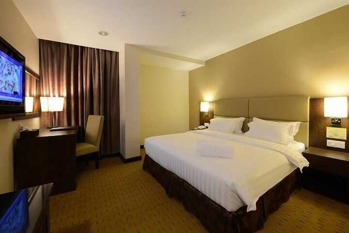 Room 28 of 44