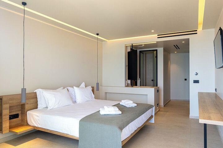 Room 9 of 47