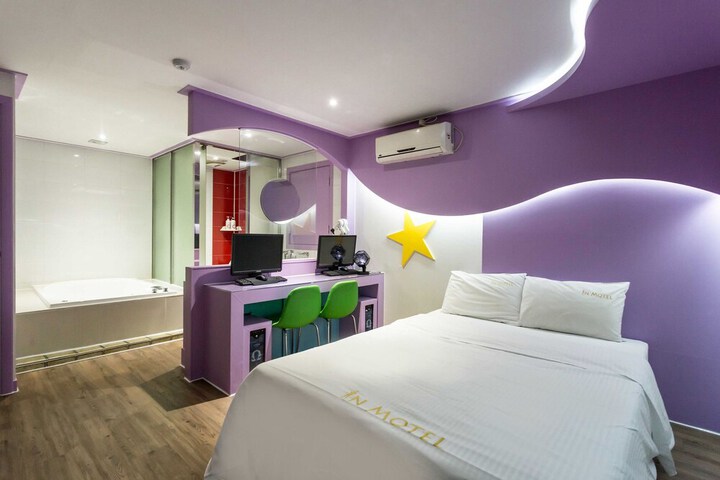 Room 12 of 54
