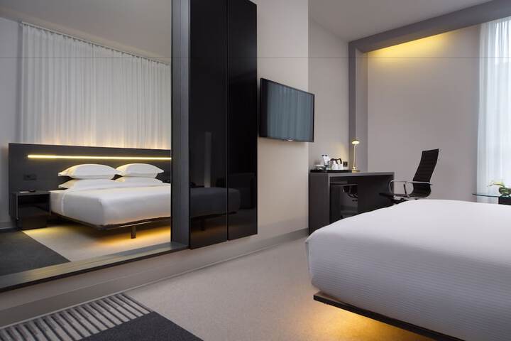 Room 13 of 60