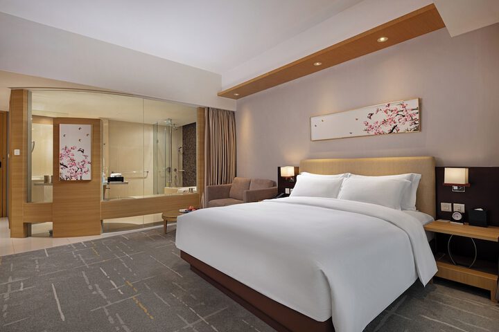 Room 8 of 92