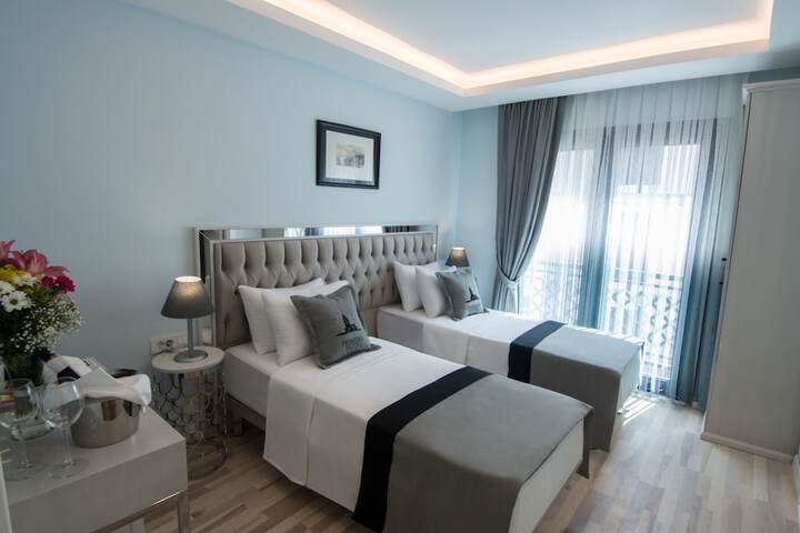 Room 6 of 62