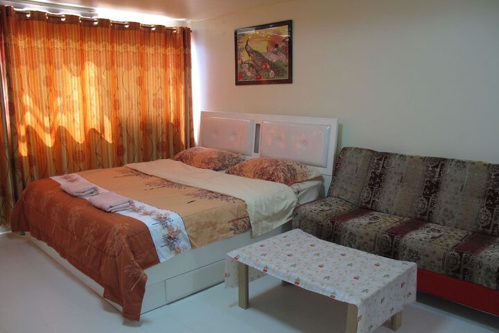 Room 3 of 44