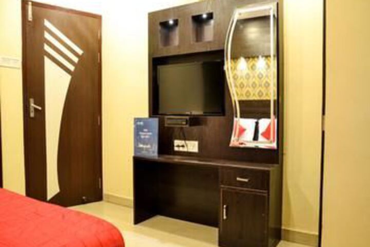 Room 27 of 28