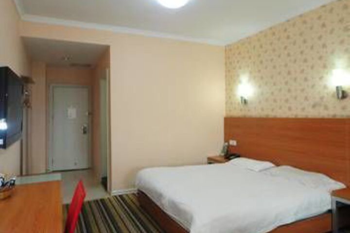 Room 12 of 12