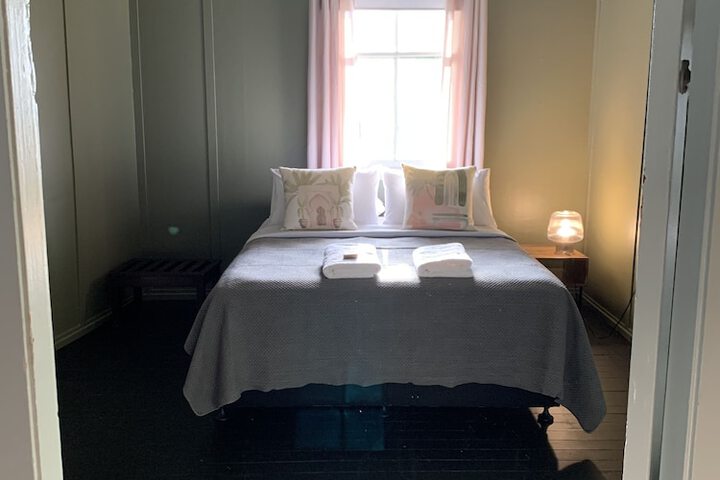 Room 9 of 19