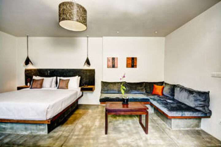 Room 32 of 73