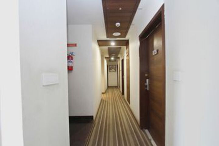 Ballroom/Hall 17 of 23