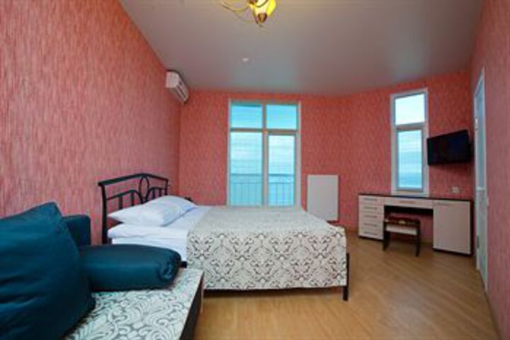 Room 110 of 176