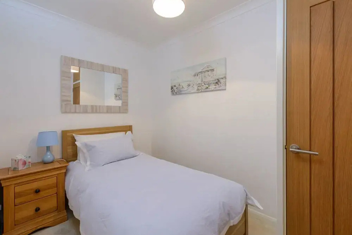 Room 3 of 15