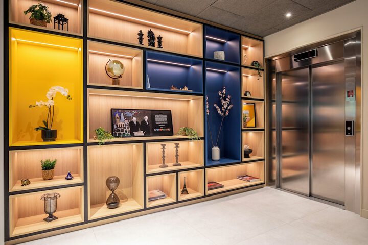 Entrance & Lobby