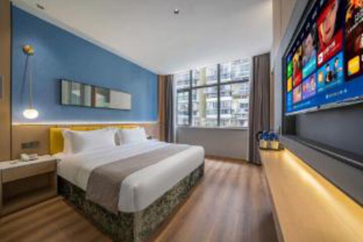 Room 4 of 6