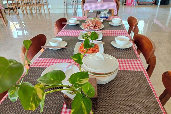Dining 61 of 78